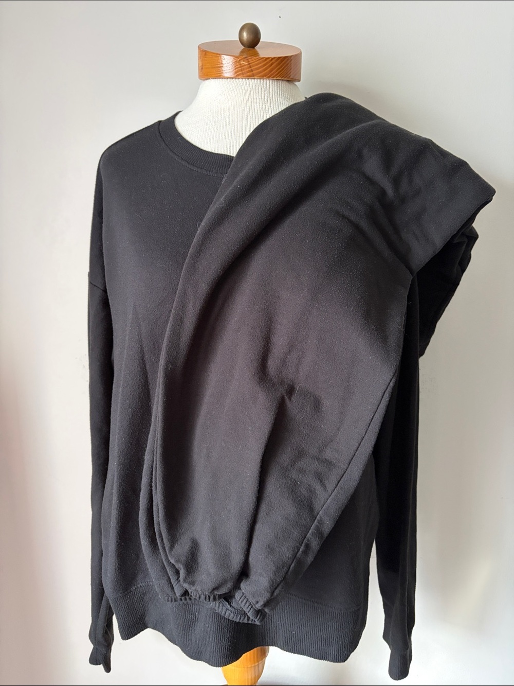 Classic Black Crewneck Sweatshirt and Sweatpants by joyspun